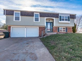 8 Westminster Sq, Saint Peters, MO