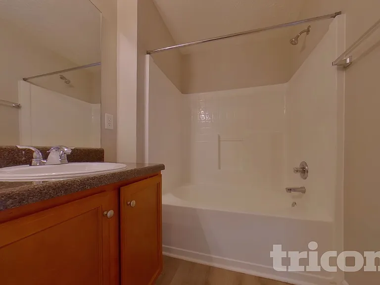 8129 Brookbend Dr — Photo 10