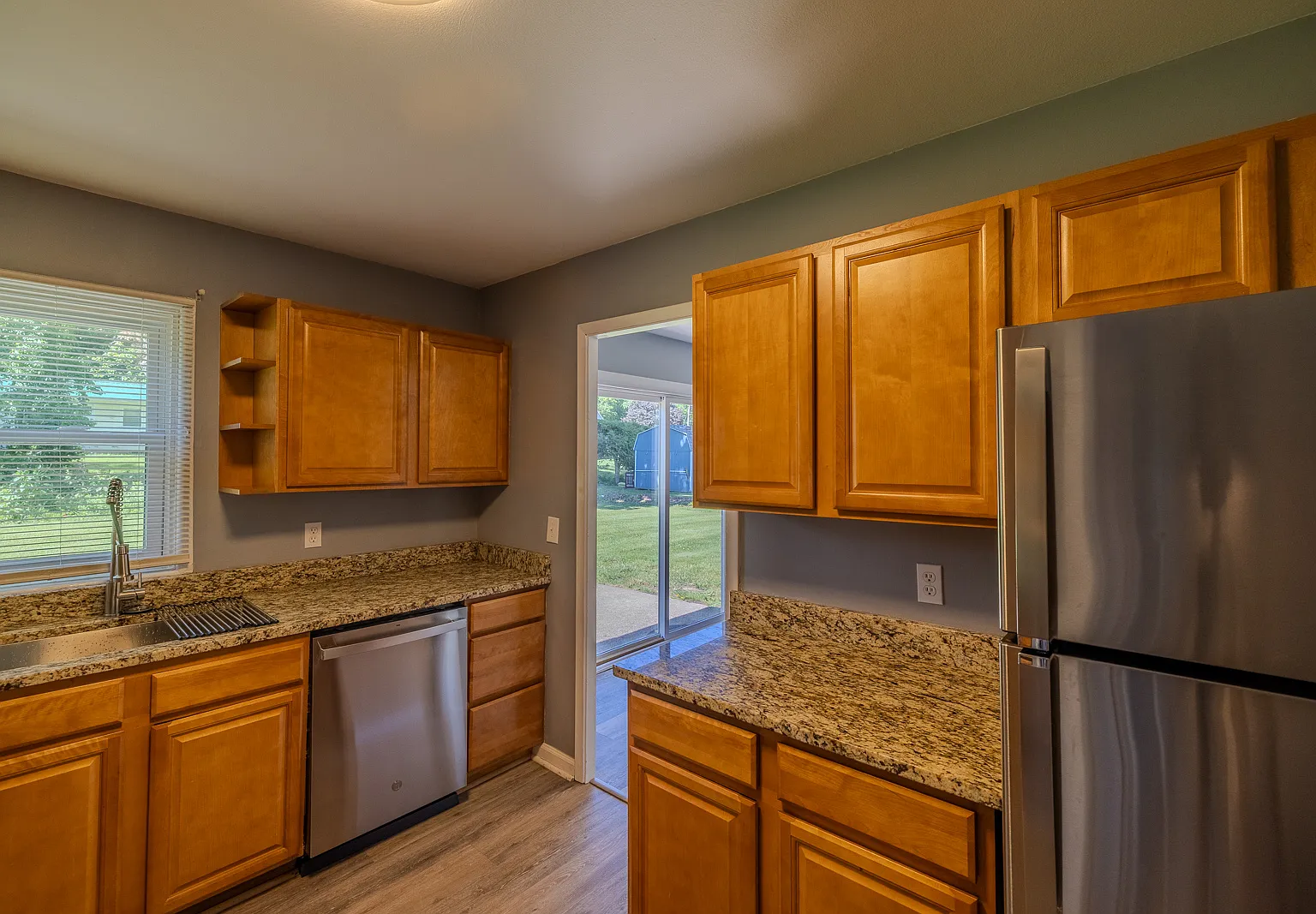 4 bed, 1800 sqft, $2,300 — Photo 2