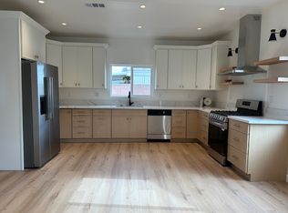 4917 W Flight Ave, Santa Ana, CA 92704