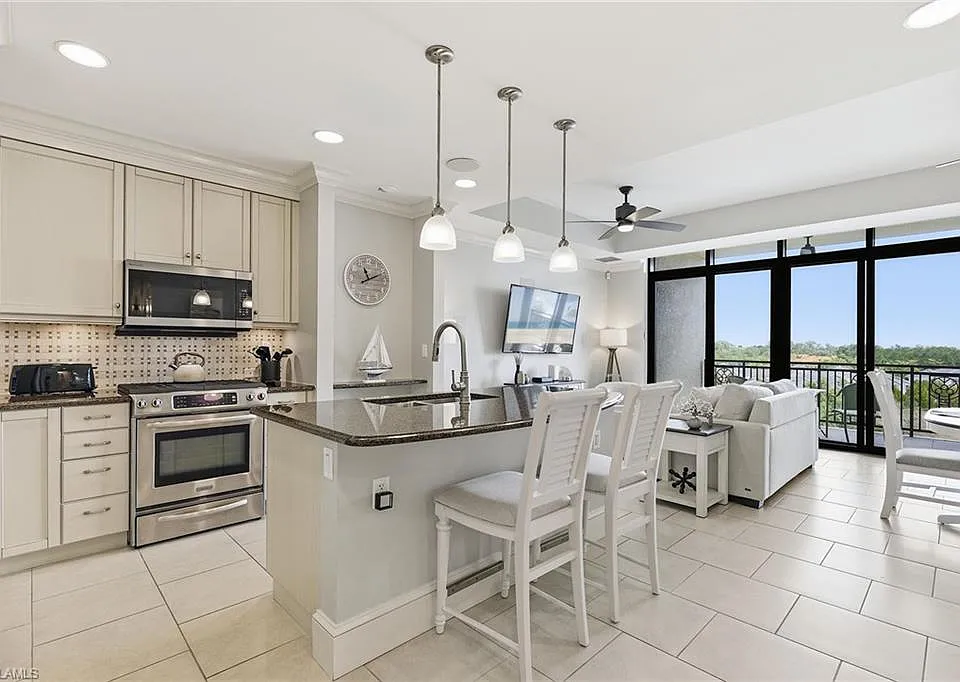 9123 Strada Pl #7409