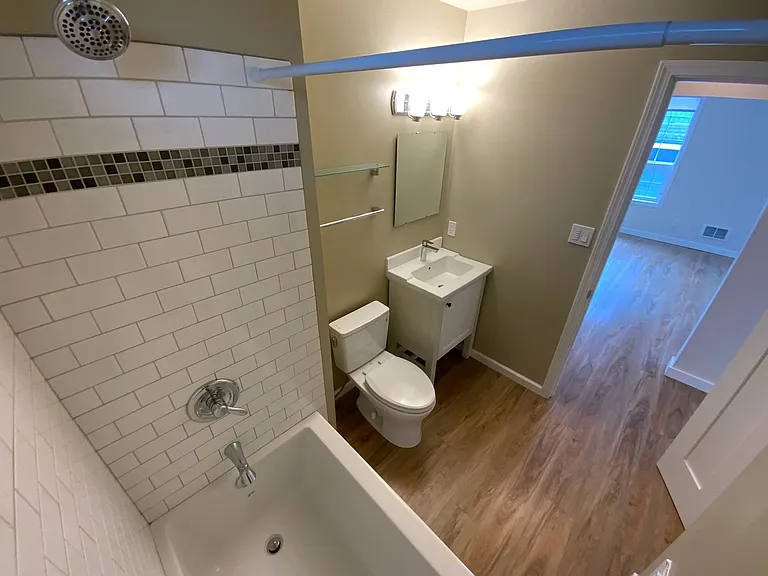 SEA 3827 Wetmore — Photo 40