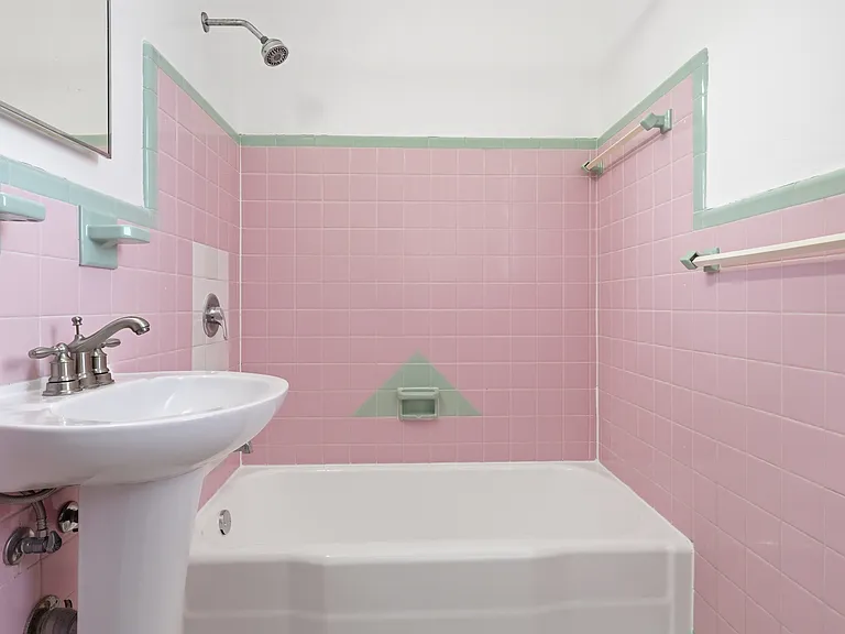 12 Sidonia Ave #3 — Photo 8