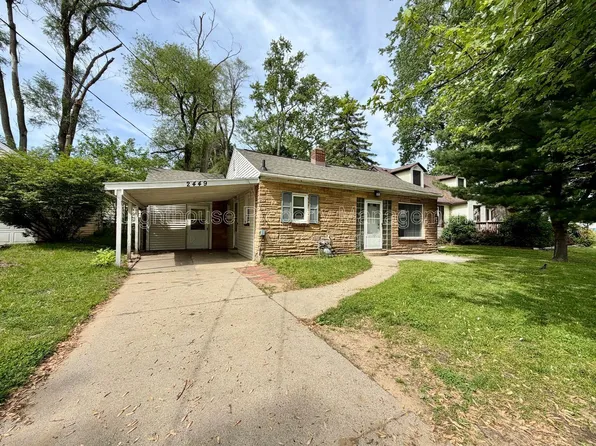 2449 Hillside Dr NW, Grand Rapids, MI 49544