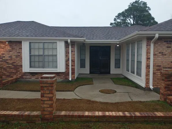 11210 N Idlewood Ct, New Orleans, LA 70128