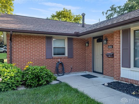 3rd image of 4200 Clarendon Dr