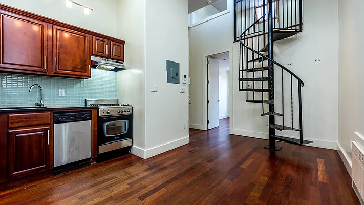 Rented by Nooklyn NYC LLC | media 19