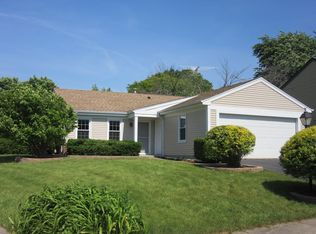 735 Rodenburg Rd, Roselle, IL 60172