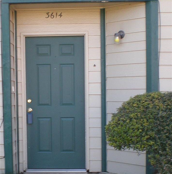 1st image of 3614 Clubview Dr
