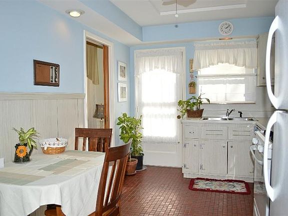 4th image of 2871 Roseann Ln