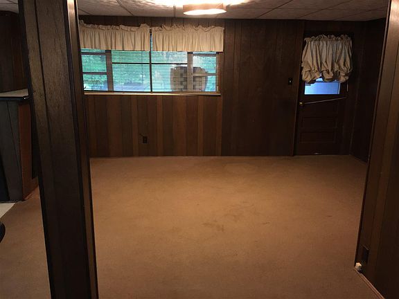 5th image of 521 Hallam Ave