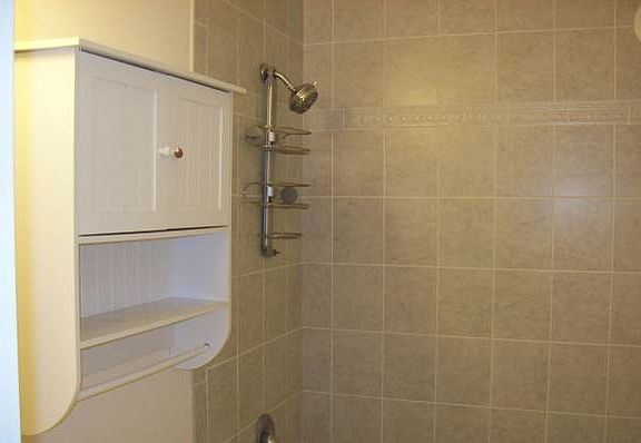 2nd image of 826 Conklin St #2nd