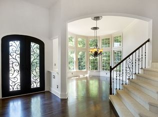 6685 Bridlewood Way, Suwanee, GA 30024