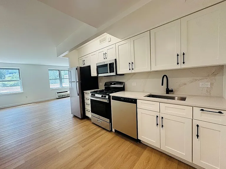 218 Myrtle Ave #3L — Photo 3