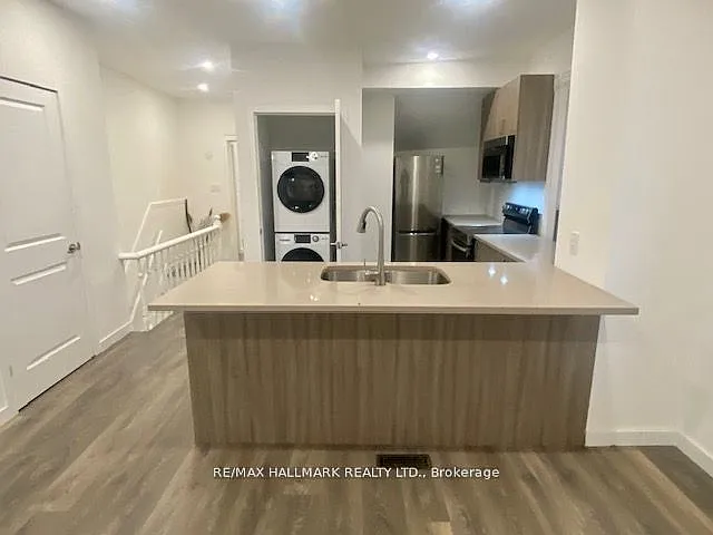 19 Luttrell Ave #UPPER — Photo 3