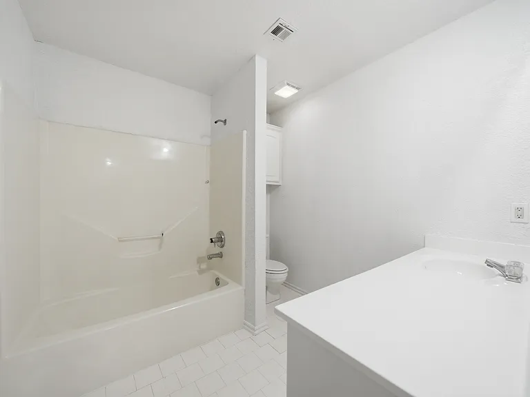 3026 E 89th Pl — Photo 10