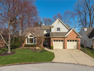 27 S Hampton Pkwy, Rocky River, OH, 44116