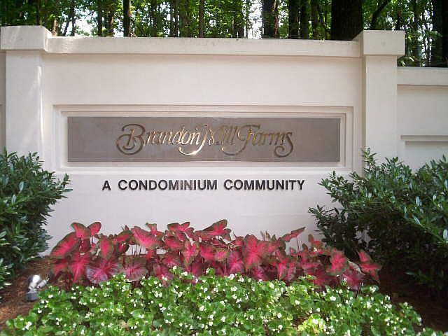 randon Mill Farms - a secluded wooded refuge right off exit 6 on GA 400