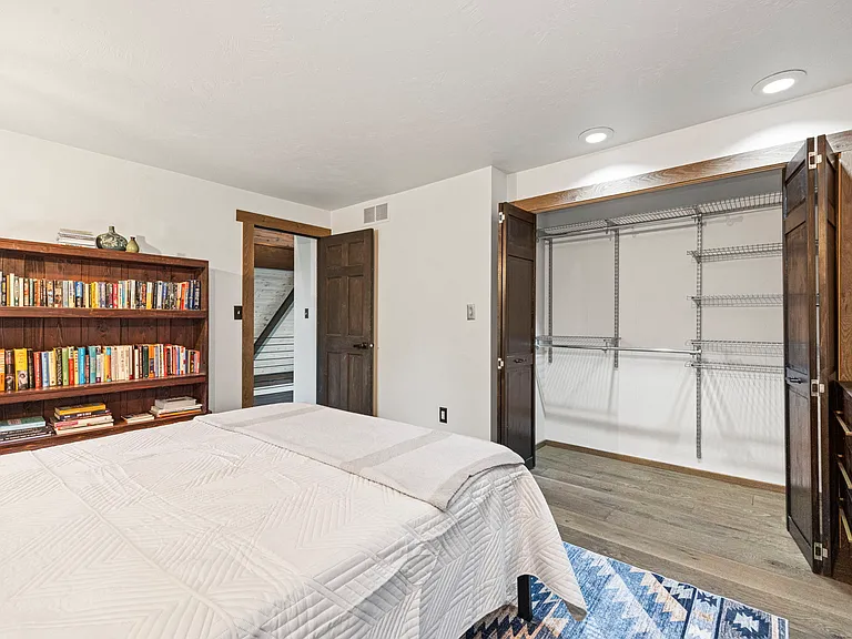 2350 Linden Dr — Photo 37