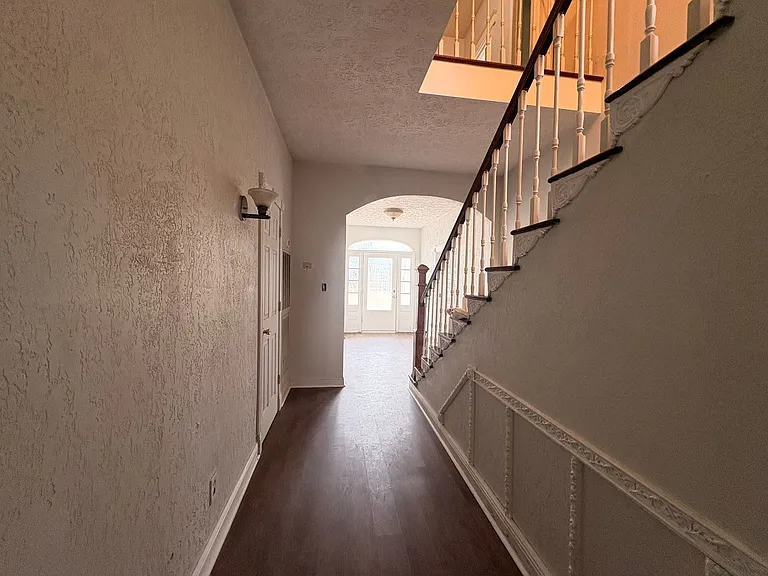311 N Center Ave — Photo 12