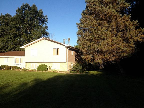 3rd image of 10167 Woodland Acres Dr