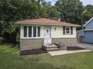 938 Whitlock Rd, Irondequoit, NY 14609