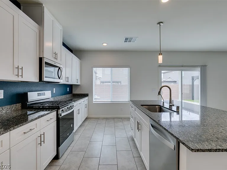 7544 Bronson Bay Ln — Photo 11