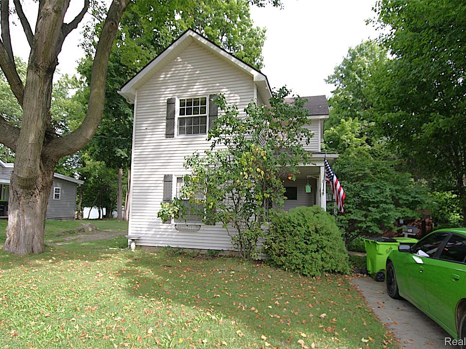 1st image of 614 Hickory St
