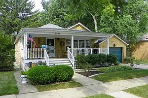 9230 S Millard Ave photo 1