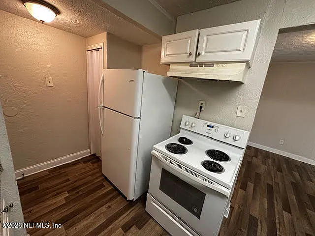 7527 Tampa Ave — Photo 17