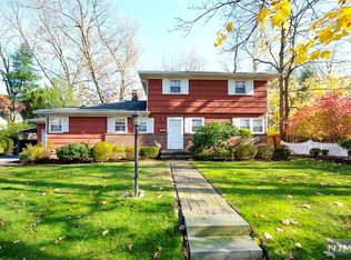25 Elder Ave, Bergenfield, NJ 07621