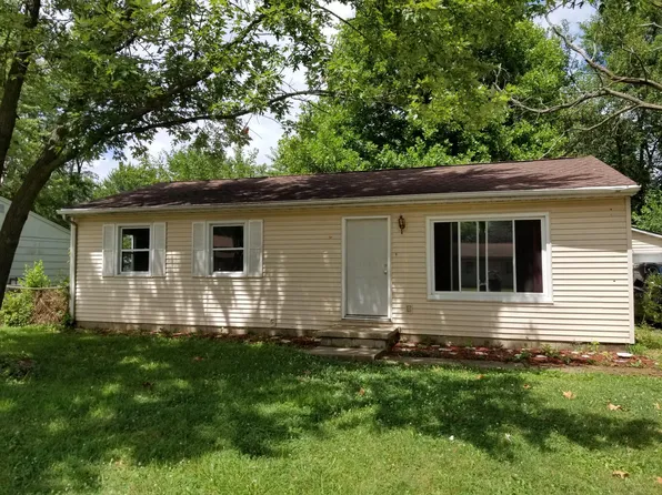 1412 Queens Way, Champaign, IL 61821