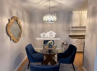 2800 Hamline Ave N APT 326, Roseville, MN 55113