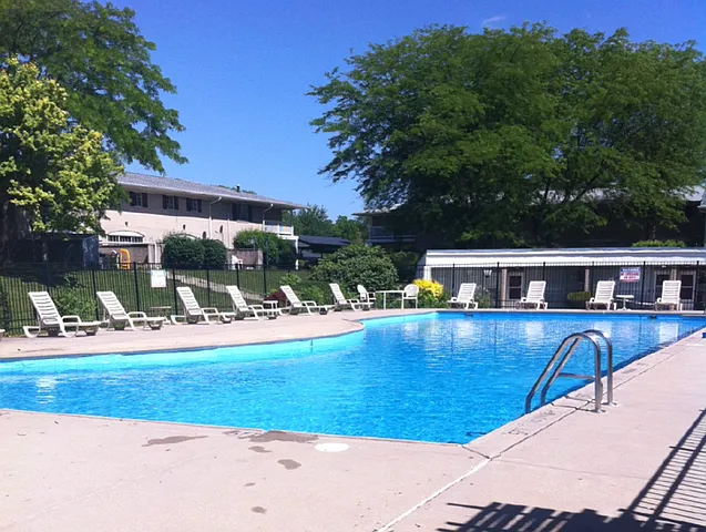 Resort Style Pool | Apartments In Indianapolis | Fountain Lake Villas