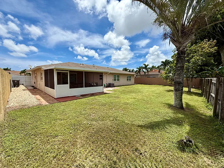 1403 W Libby Dr — Photo 11