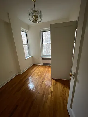 Rented by Queens Apartments Realty LLC | media 10
