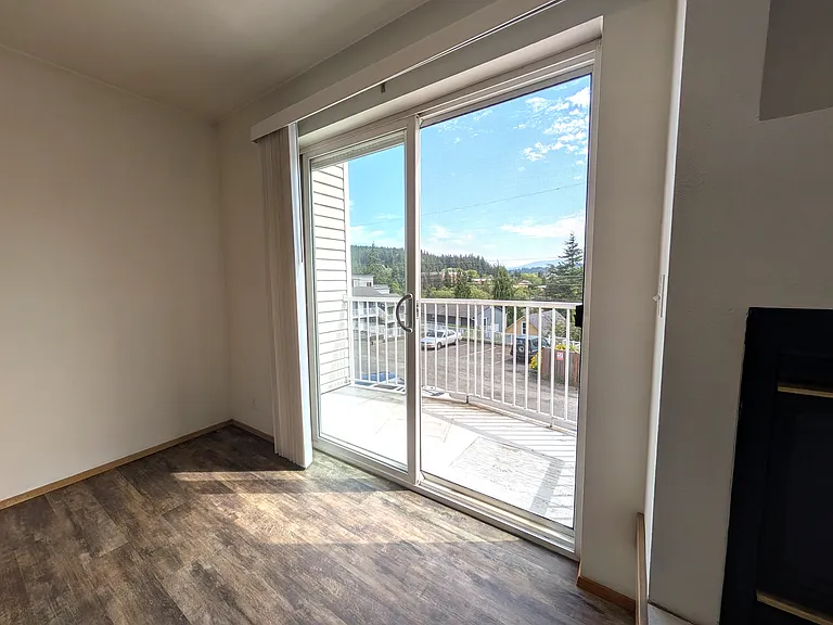 Rowan Grove Apts — Photo 40