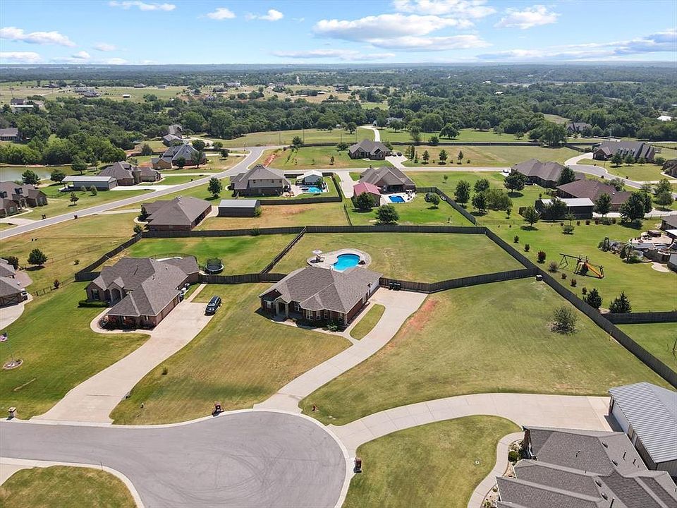 1st image of 16124 Glimmer Cir