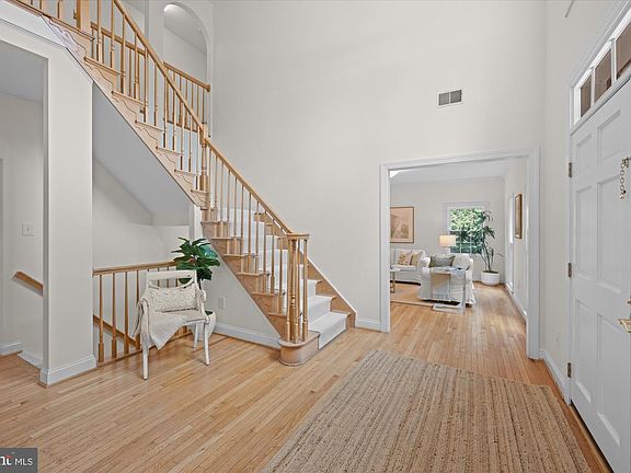 3rd image of 7016 Fawn Trail Ct