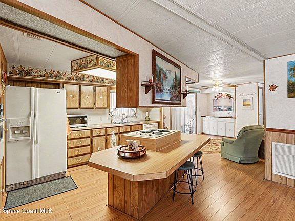 4th image of 1740 Coco Plum St NE