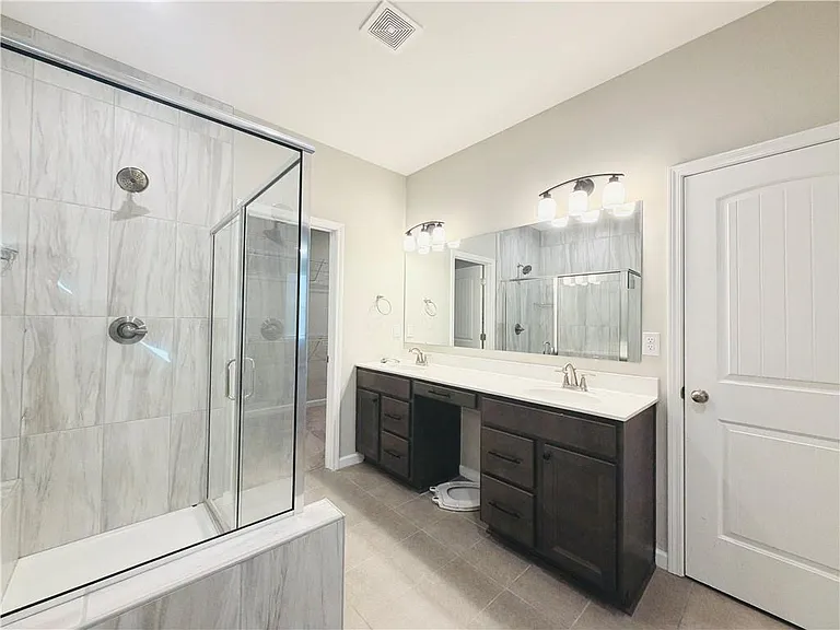 607 Michigan Cir — Photo 13
