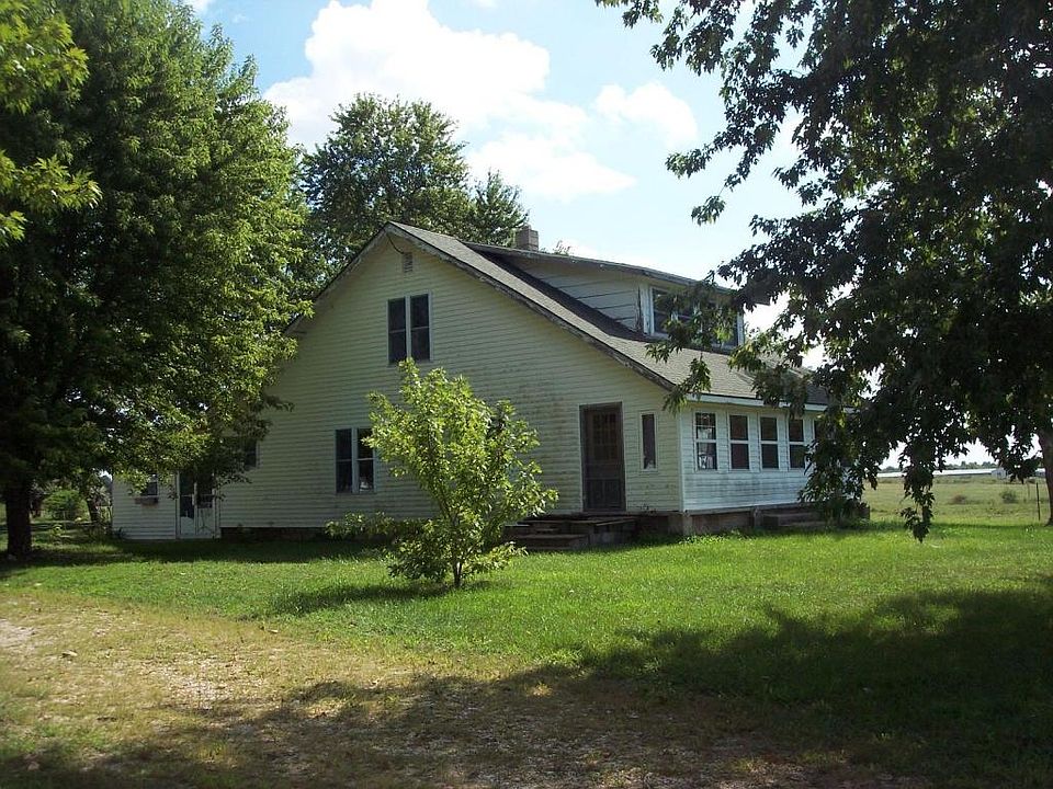 1st image of 17428 Lawrence #1135