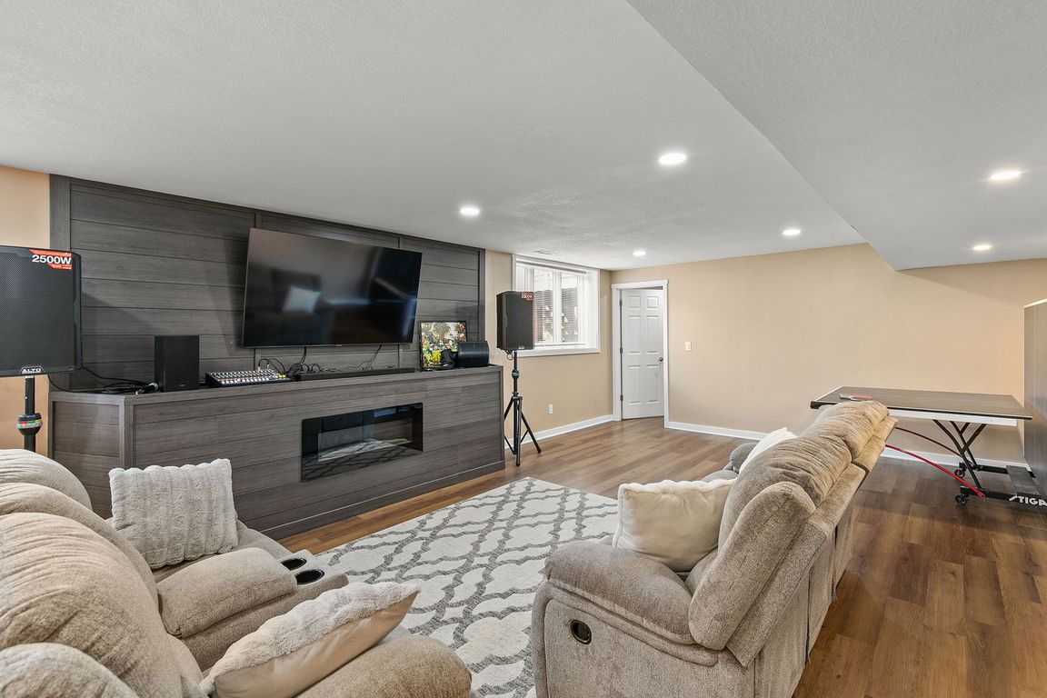 next background image