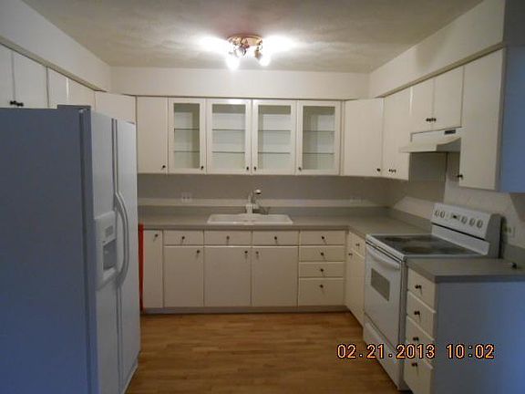 3rd image of 754 Whalom Ln