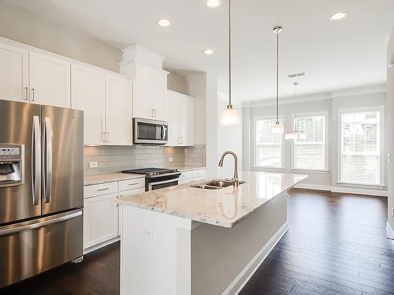 2044 Rockledge Rd NE — Photo 7