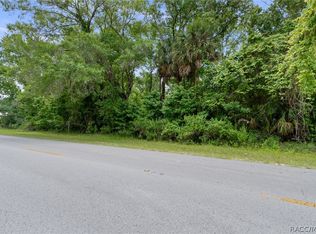 8470 W Bradshaw St, Homosassa, FL 34448