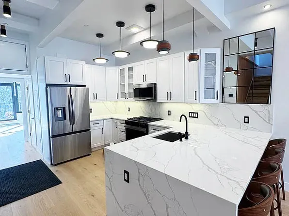 97 Dupont Street image 1 of 20