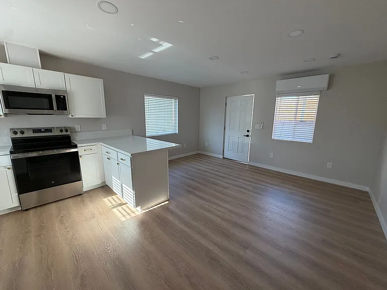 3592 Timothy Way — Photo 8