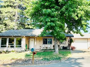 617 Frederick Ct, Cave Junction, OR 97523