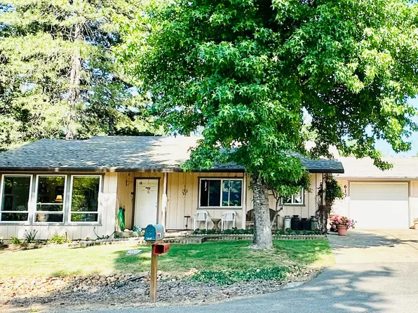 617 Frederick Ct, Cave Junction, OR 97523